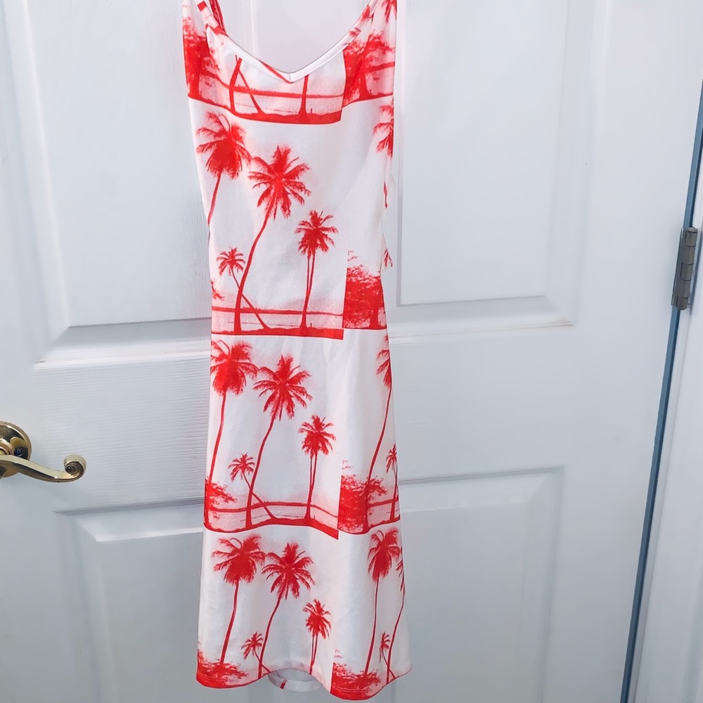 🌴UO Exclusive Tidal Waves cut out mini dress🌴 - Picture 3 of 8